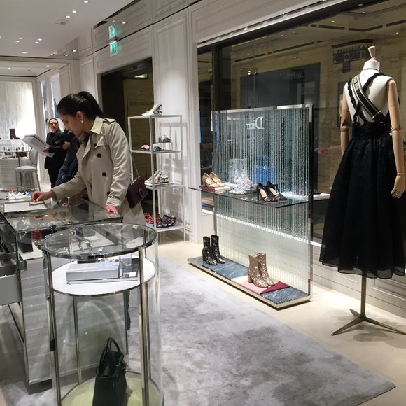 Meet your Posher - Picture 2 of 2